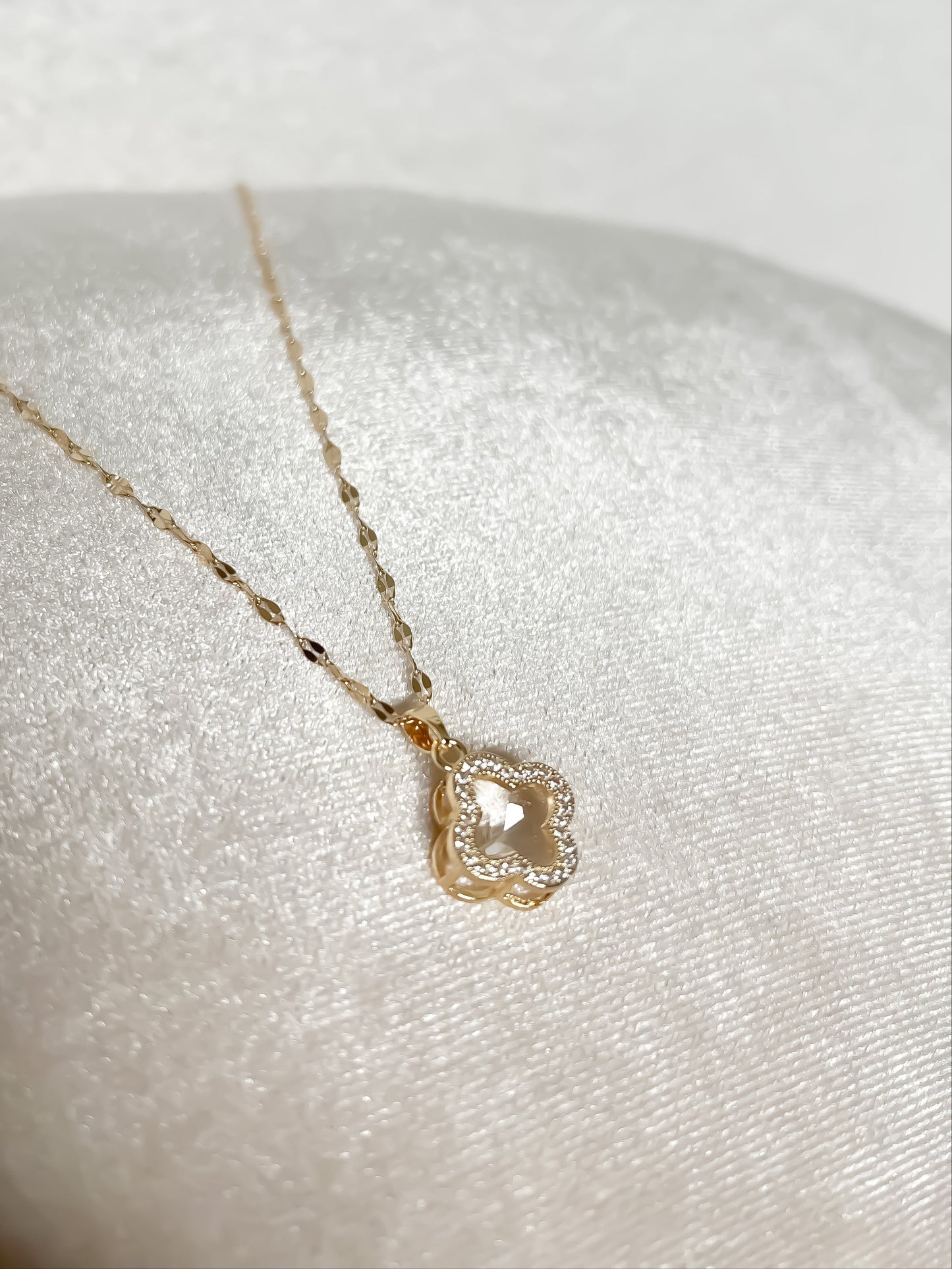 Collier Alison